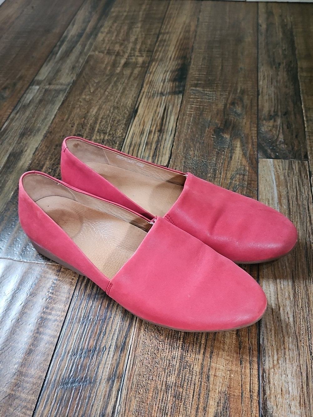 Dansko Women's Comfortable Casual Hot Pink Slip-On Leather Flats